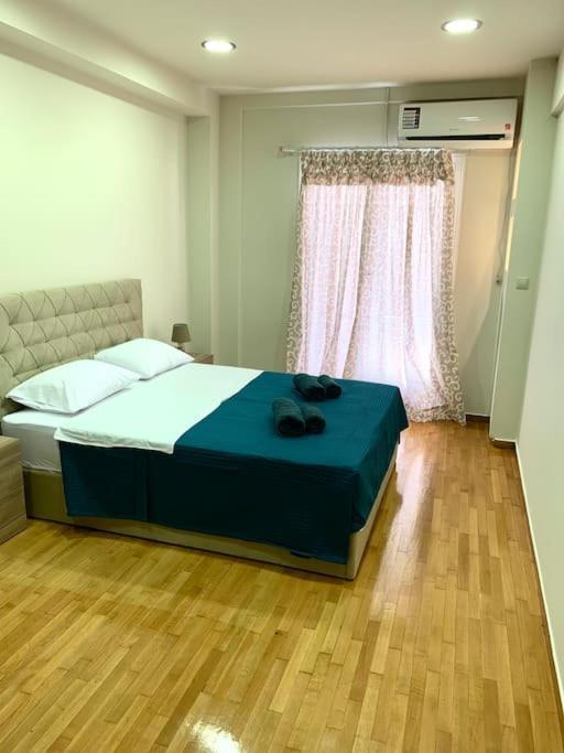 Spacious 4-Bedroom Family Home, 100M From Metro Athens Exterior photo