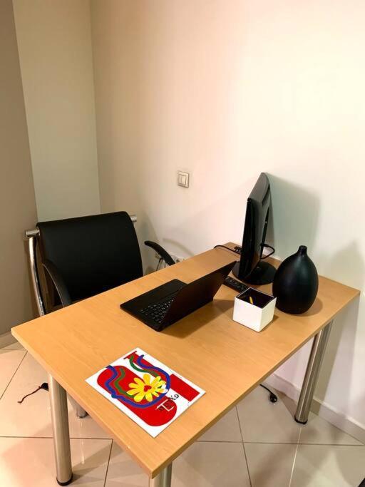 Spacious 4-Bedroom Family Home, 100M From Metro Athens Exterior photo